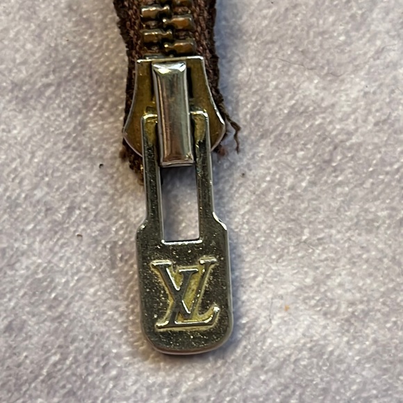 Louis Vuitton Accessories - Authentic Louis Vuitton Replacement Silver Zipper Pull Hardware j23